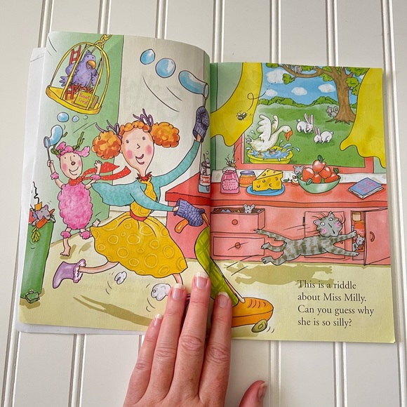 SALE ❤️ Book Bundle Level 1 Books - Picture 3 of 16